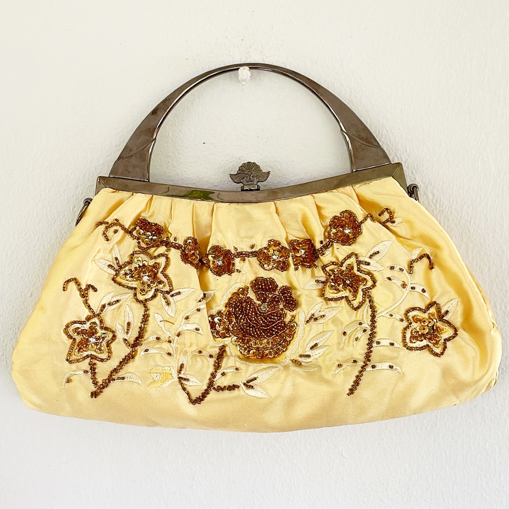 Vintage gold satin embroidered beaded floral chain strap crossbody bag - Picture 3 of 15